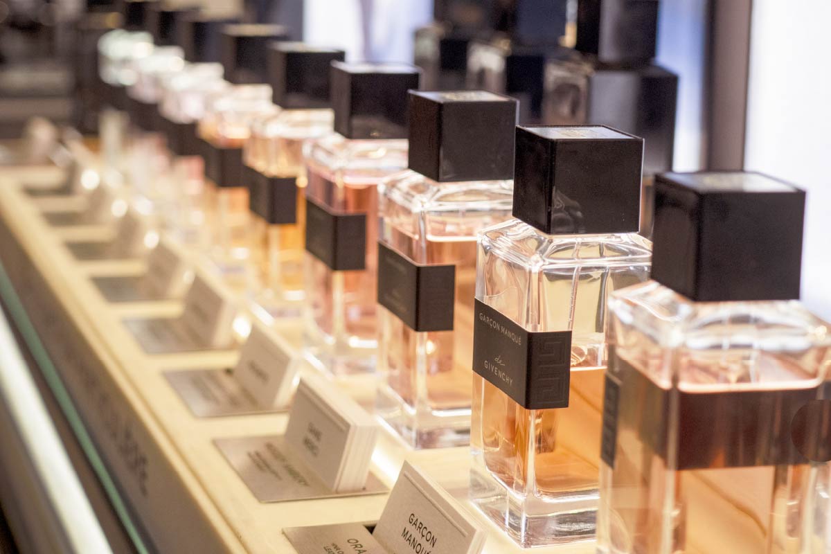 30代女性の香水の金額相場は？